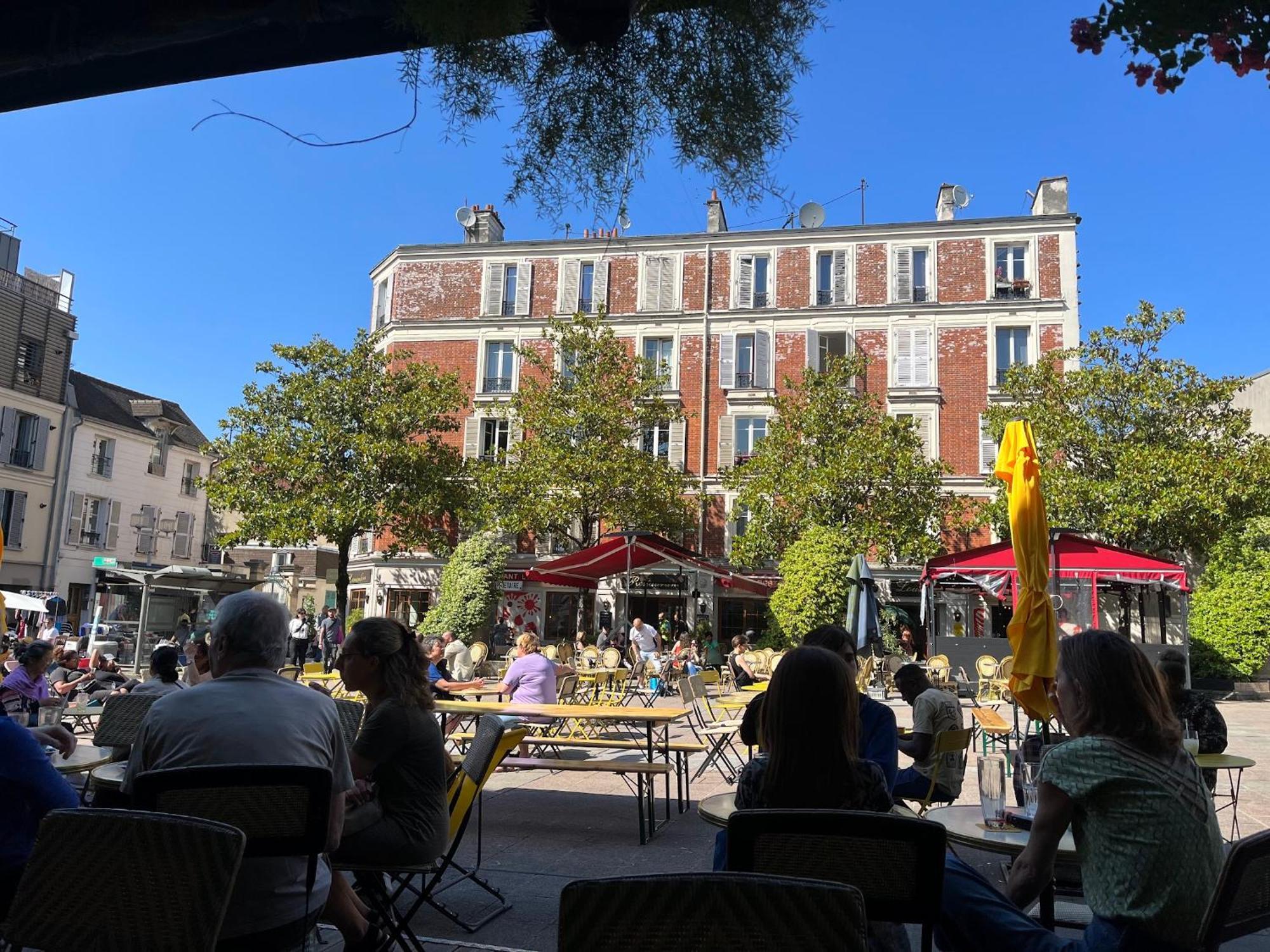 Spacious Flat With Terrasse And Parking Near Metro Bagnolet Buitenkant foto
