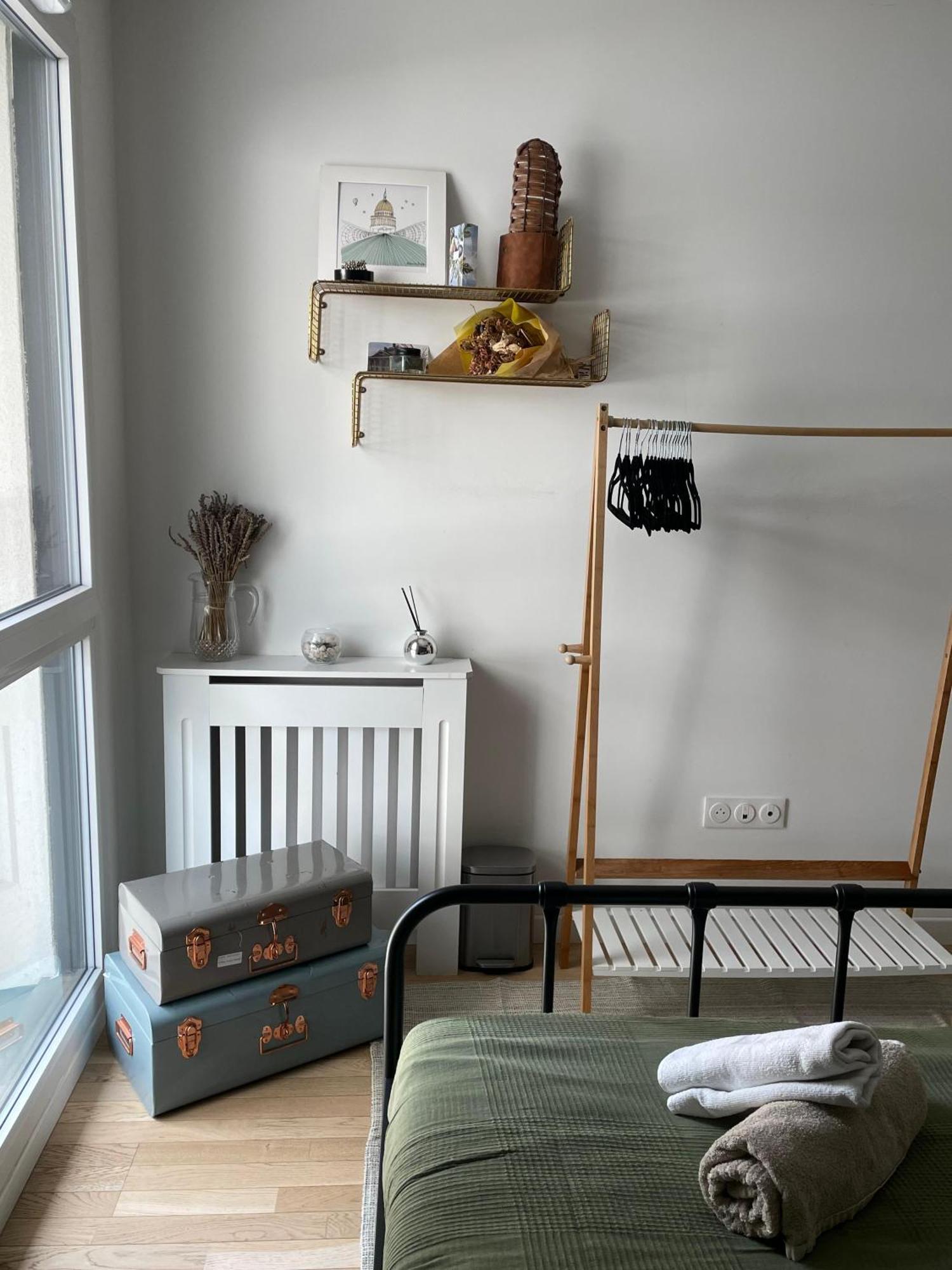 Spacious Flat With Terrasse And Parking Near Metro Bagnolet Buitenkant foto